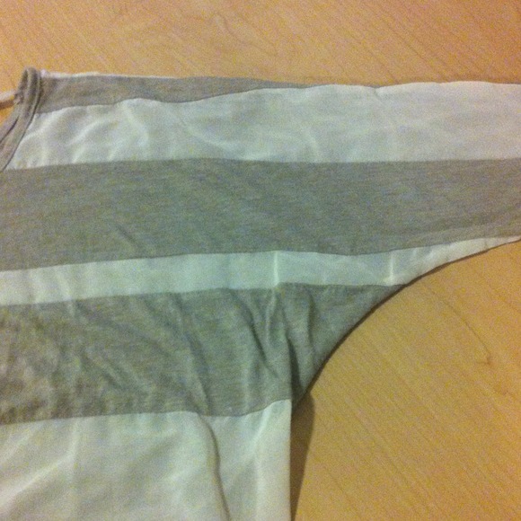 ❌ Sold ❌ Urban Outfitters Cream Striped Shirt - Picture 4 of 4