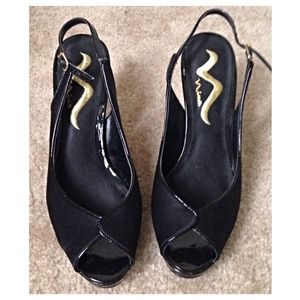 EUC Black Heels