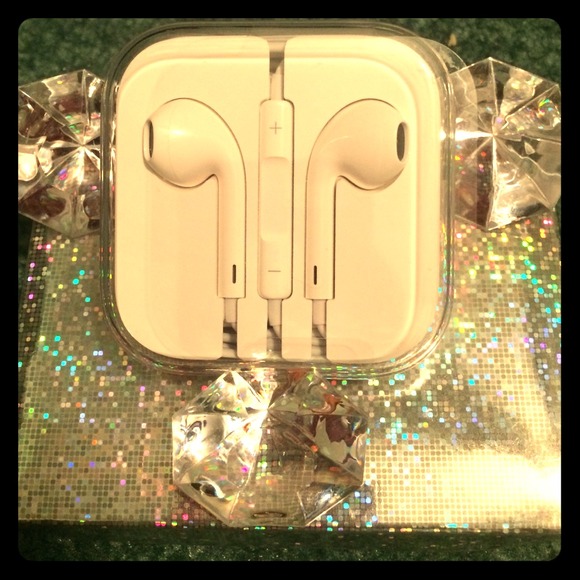 iPhone 5s earbuds