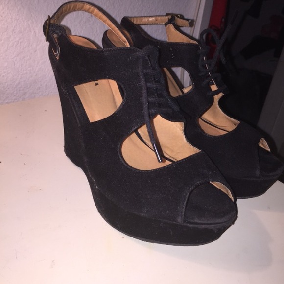 🚫SOLD🚫Black wedges