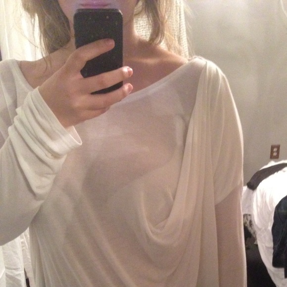 ❌SOLD❌ Drapey Long Sleeve Top - Picture 2 of 4