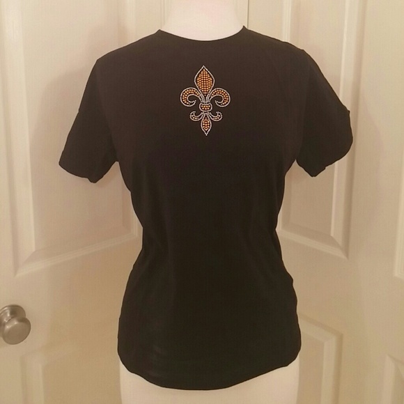 Tops - ✨3 for $15 Fleur de lis shirt