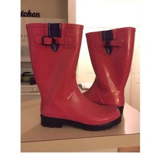 Pink rain boots!