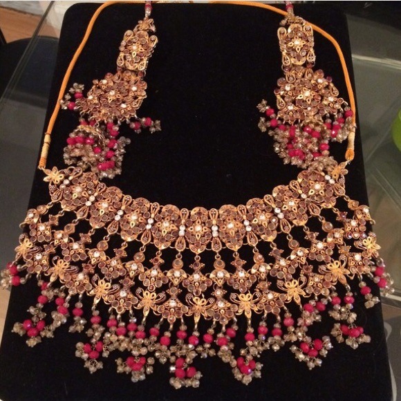 New set with gold n red stones
