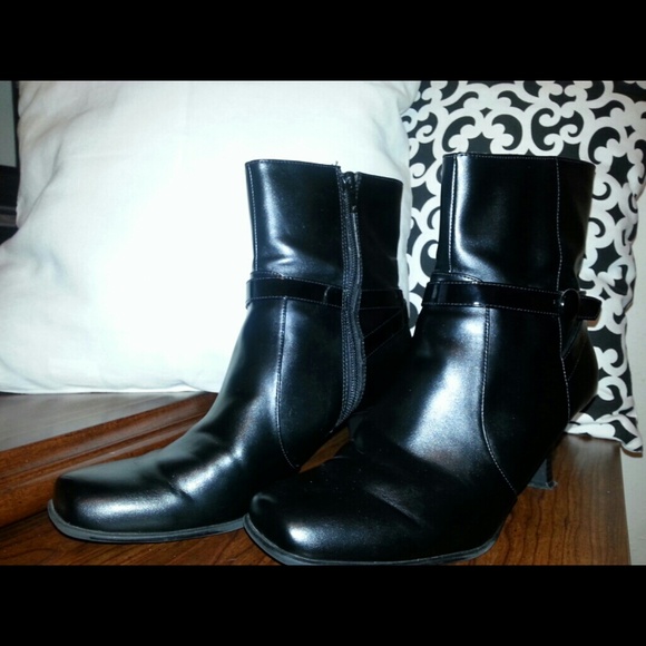 Black booties - Picture 3 of 3