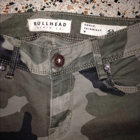 Camo ankle skinny jeans