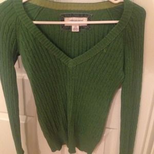 Green long sleeve sweater