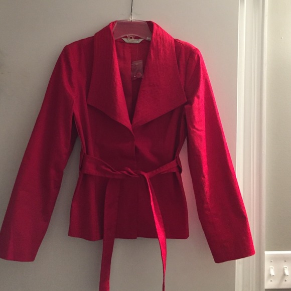 Red short trench jacket