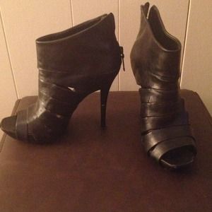 Jessica Simpson heels