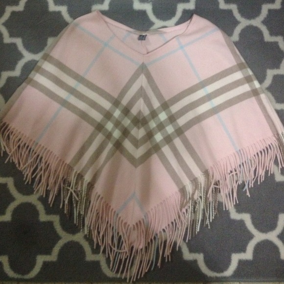 PRICE NEGOTIABLE ❤️ Authentic Burberry Shaw