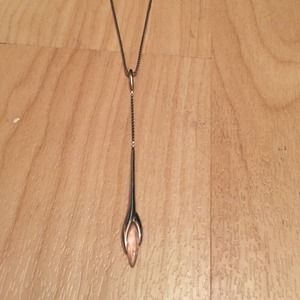 🔥 Silver colored necklace with light pink pendant