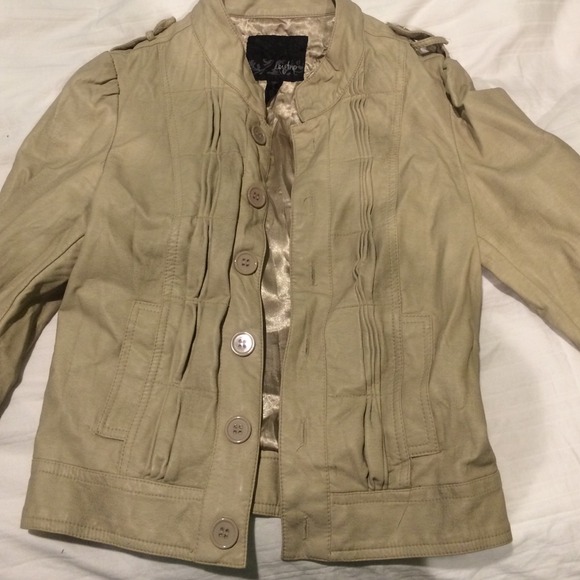 Buckle leather jacket