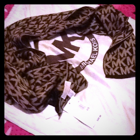 NWT MICHAEL KORS scarf