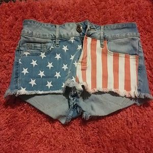 Bullhead black shorts