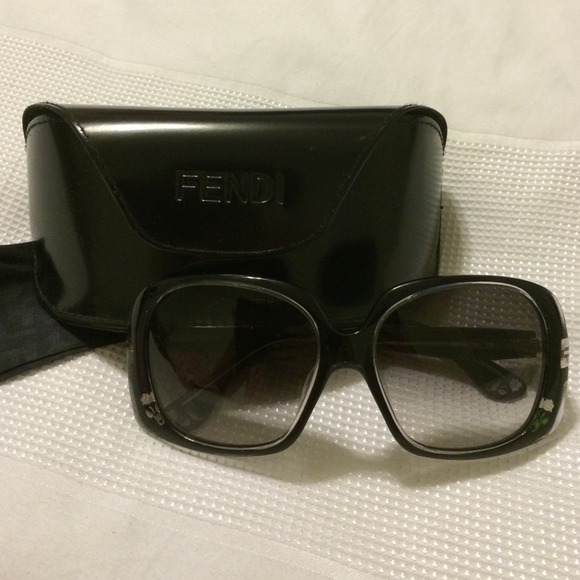 FENDI Accessories - FENDI Sunglasses - Black