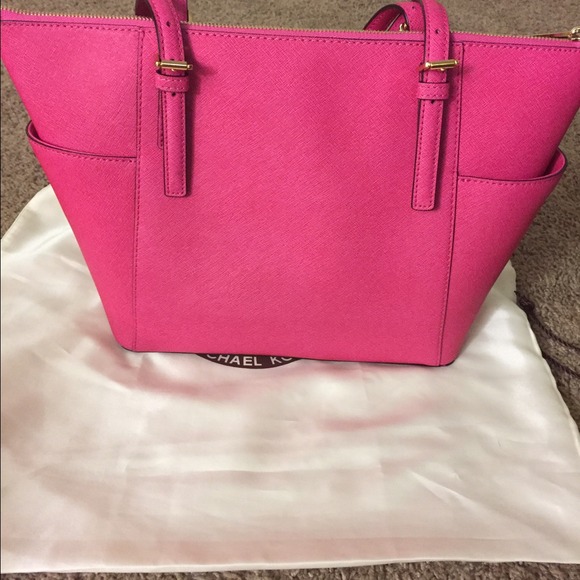🚫🚫SOLD🚫🚫 Authentic MK - Picture 2 of 4