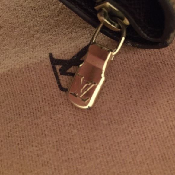 Authentic Louis Vuitton Damier wallet - Picture 4 of 4