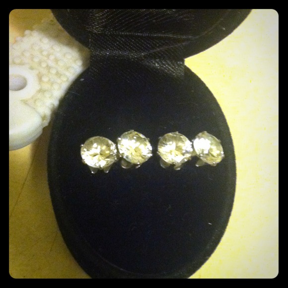 4 earrings