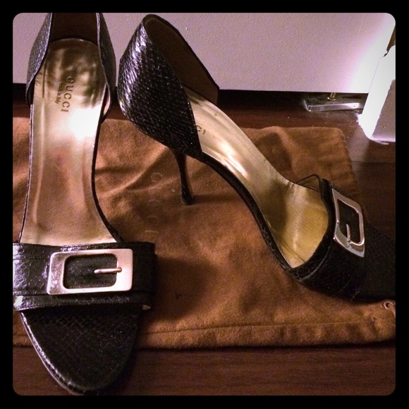 Gucci Black Leather Pump