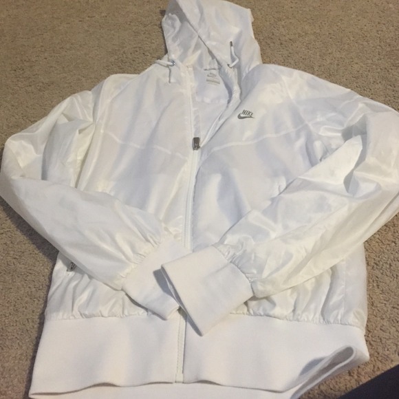 🌲🌲🌲🌲🌲HOLD 🌲🌲🌲🌲🌲🌲Nike windbreaker