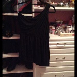 One shoulder black flowey shirt!