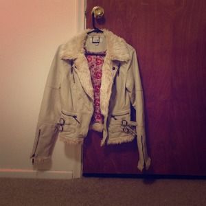 FOREVER21 white leather jacket M size