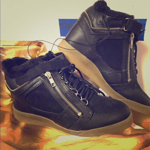 Cute wedge sneakers with warm fur inside