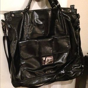 Kenneth Cole Reaction messenger handbag