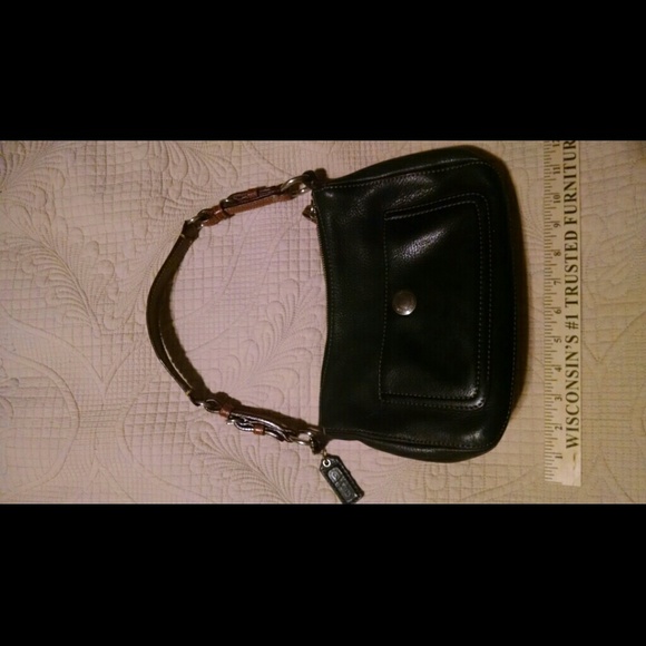 Coach Black pebble grain with tan accents - Picture 1 of 2