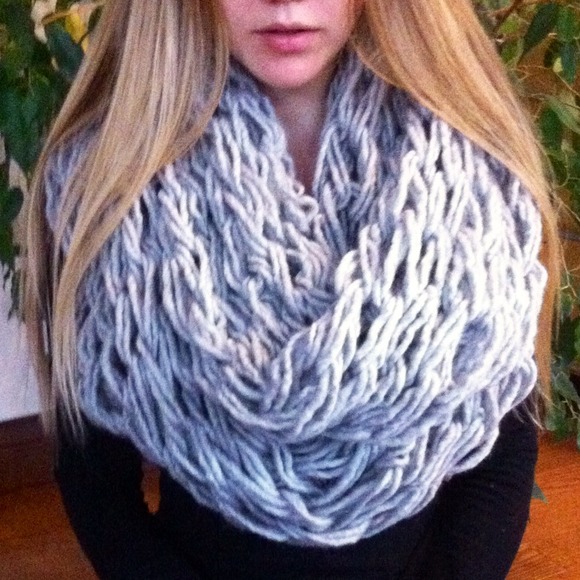 Light grey XL scarf for @phext