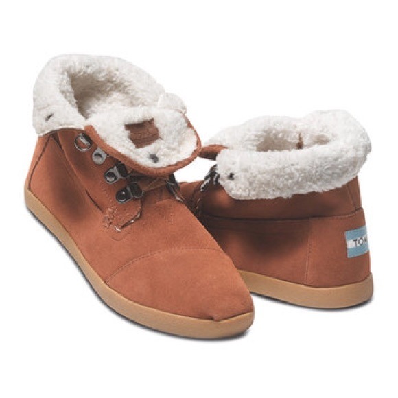 NWT TOMS Highland Suede Chestnut Botas