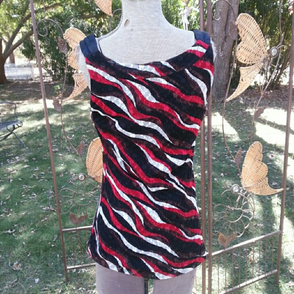 Bundled Beautiful multi colored top - Picture 3 of 4