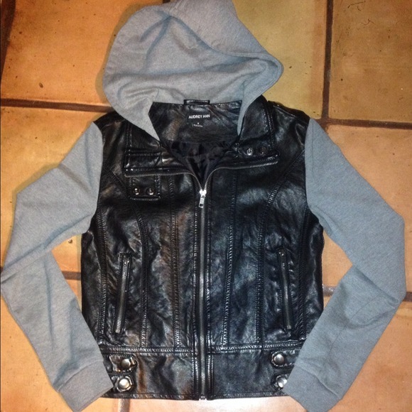 Black Hooded Leather Bomber - Picture 2 of 4