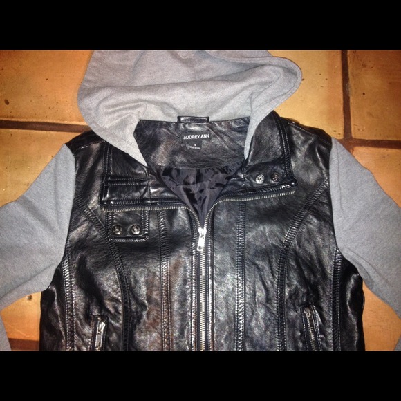 Black Hooded Leather Bomber - Picture 3 of 4
