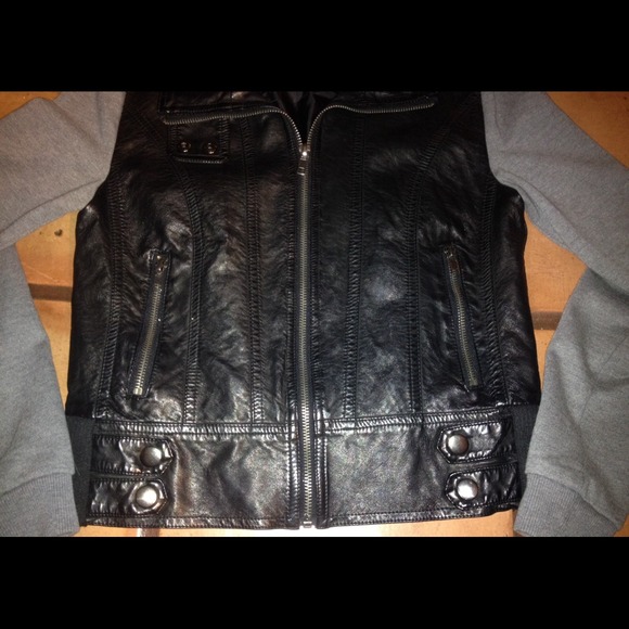 Black Hooded Leather Bomber - Picture 4 of 4