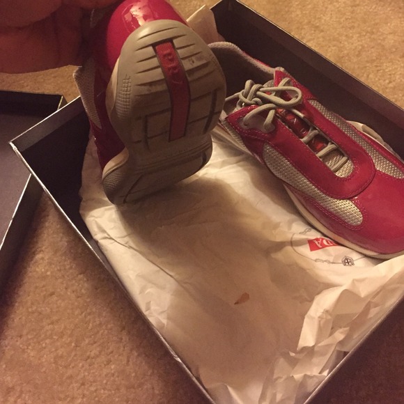 Authentic Pink Prada sneakers - Picture 3 of 4