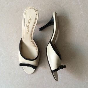 *Flash sale* Louis Vuitton peep toe heels