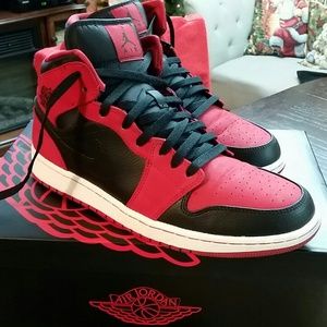 AIR JORDANS 1 MID