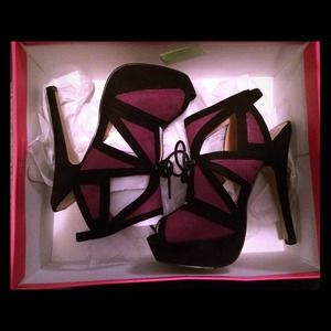 Violet Heels, Size 6, JustFab....suede