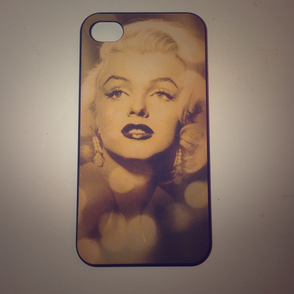 Marilyn Monroe phone case.