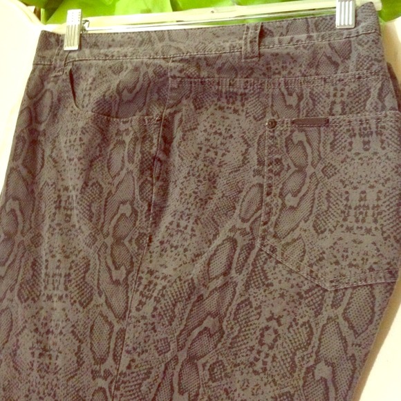 Black/Grey Snakeskin patterned skinny jeans