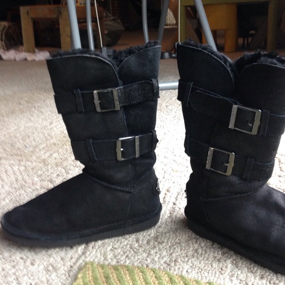 Bearpaw Shoes - Black bearpaw boots