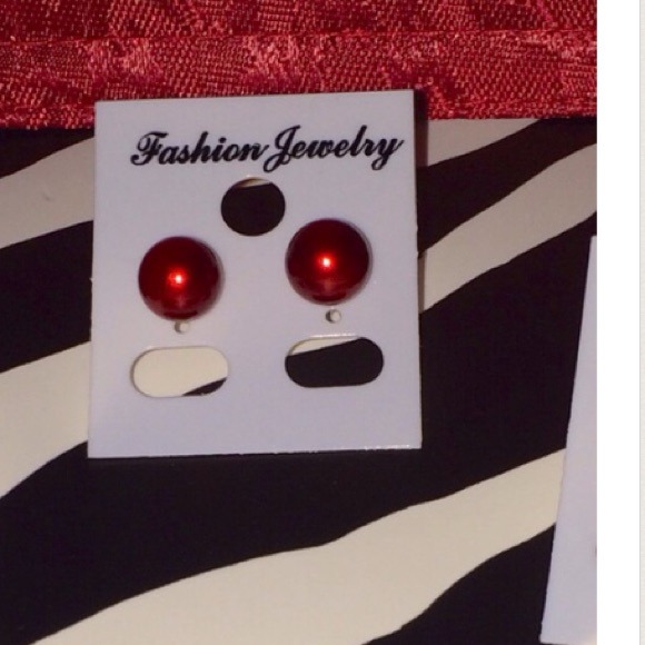 Red Pearl Earrings (3 Left) ♦️ SALE - Picture 2 of 4