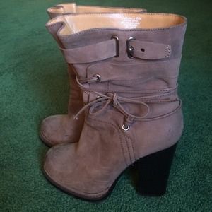 Nine West size 6.5 leather bootie