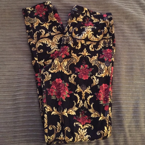 Forever 21 patterned leggings