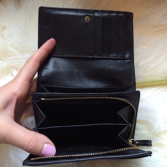 SOLD @SARASMILE28 - Picture 2 of 3