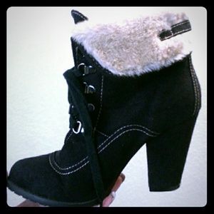 Black &faux fur booties
