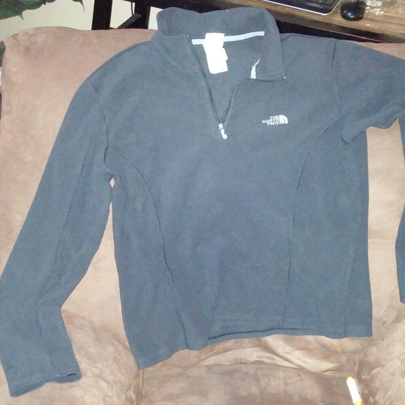 North Face Pull over half zip