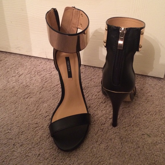 Shoes - Picture 2 of 2