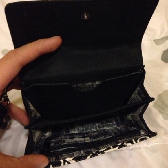 Kenneth Cole reaction wristlet - Picture 2 of 3